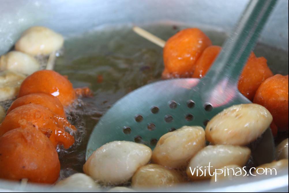 Fishballs in cooking oil