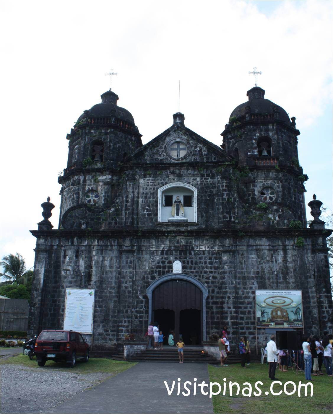 Sto. Domingo Church (Sto. Domingo, Albay)