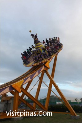 Up and around in Disck-O-Magic at Enchanted Kingdom