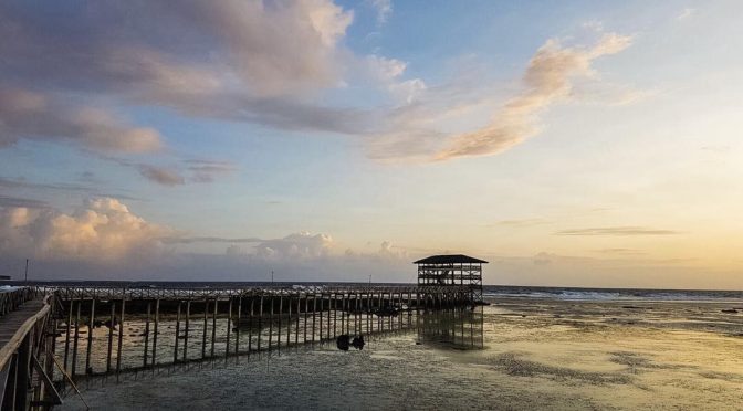 Surf and Beauty in Cloud 9, Siargao: Photo of the Day