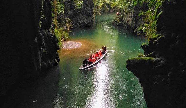 20 Favorite Boat Shots: Philippine Travel Stories